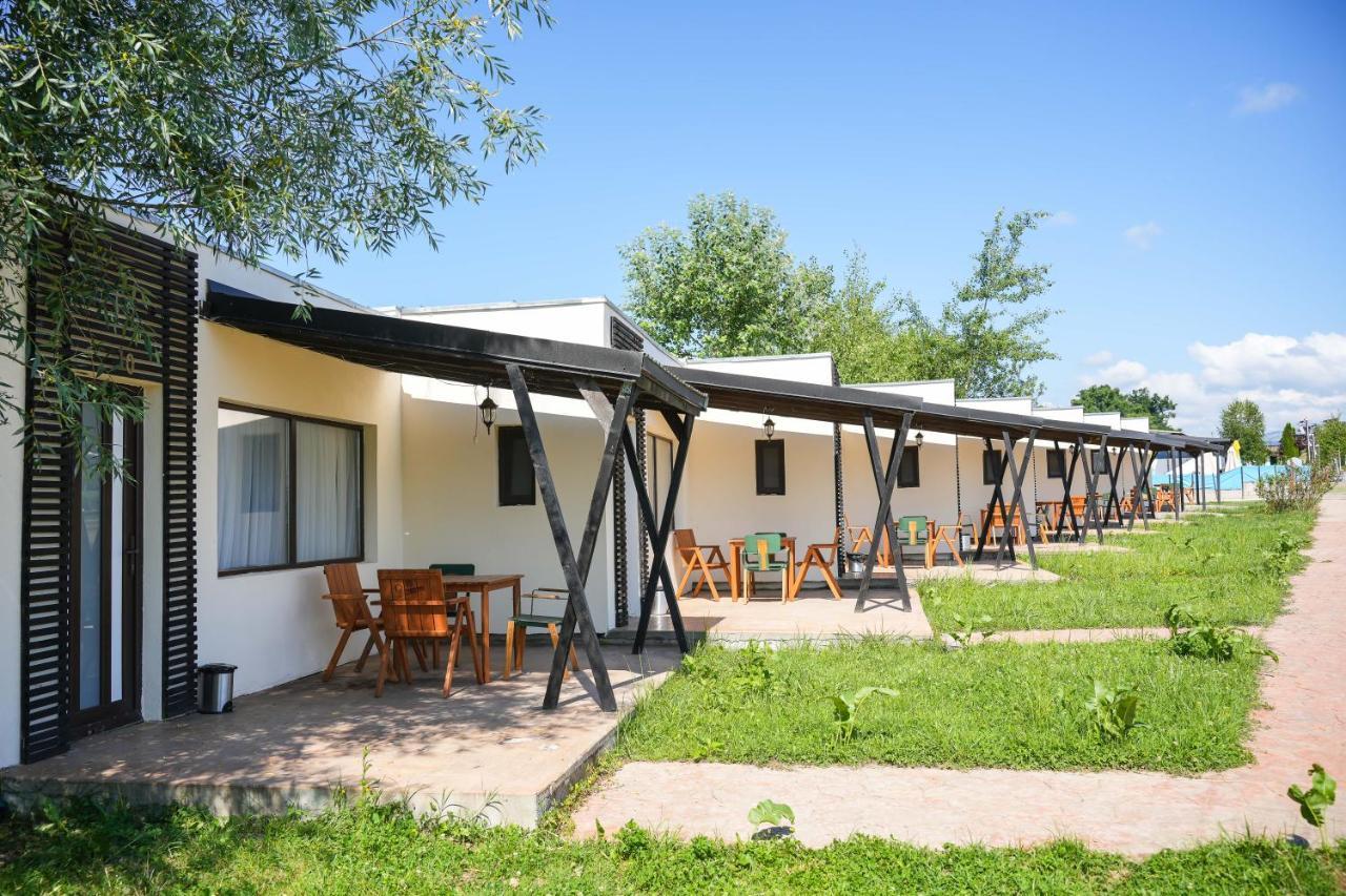 Bungalowuri "Doi Cocosi " Vila Horezu Exterior foto